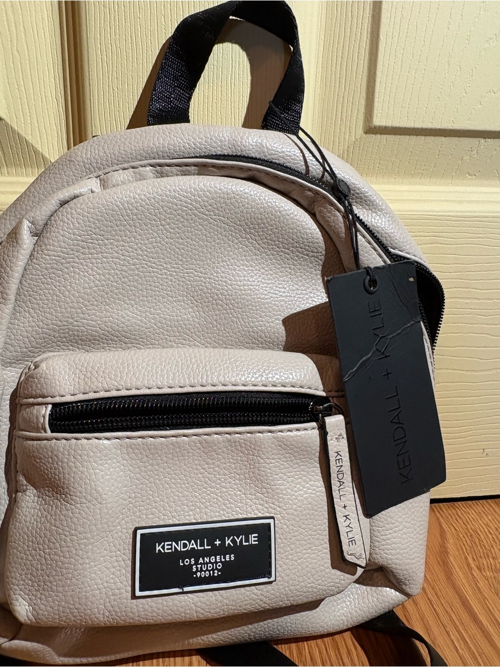 Kendall & Kylie Black High-Rise Button Shorts AND backpack - Picture 3 of 13